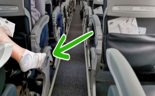 Many people still don't pay attention to this when flying