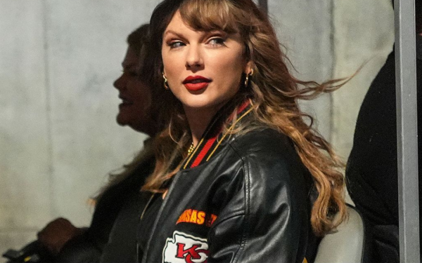 Taylor Swift Fan Says She's 'Not Okay' After Superstar Wears Vintage Chiefs Jacket She Sold on eBay: 'Can't Make This Up'