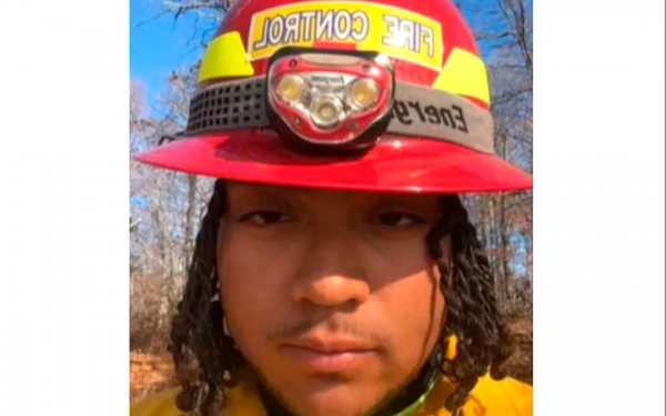 Dariel Vasquez, an 18-year-old parks worker and high school senior, has died while battling a wildfire by the New York and New Jersey state line.