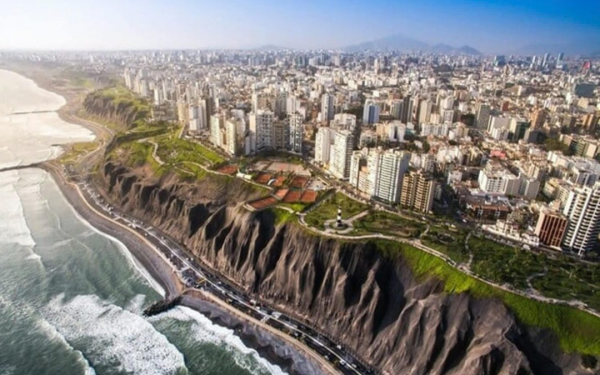 Strange city has not rained for 600 years but trees are still very green, people still live well