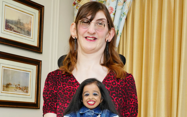 World’s tallest and shortest women share a moment in London: Here’s what happened