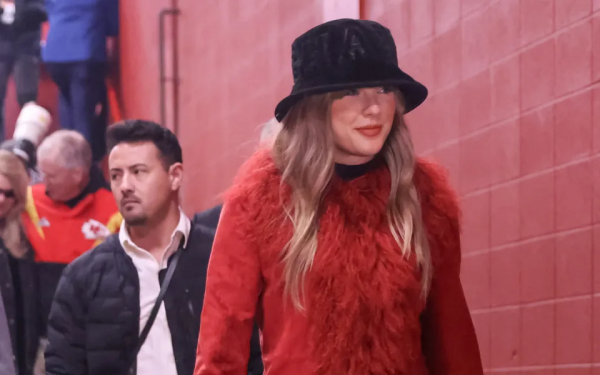 Taylor Swift Sparks Concern for Looking 'Uncomfortable' Upon Arriving at the AFC Championship Game